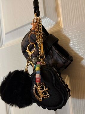 Juicy Couture heart shaped zipper closure mini bag w furry cat beaded bag charm